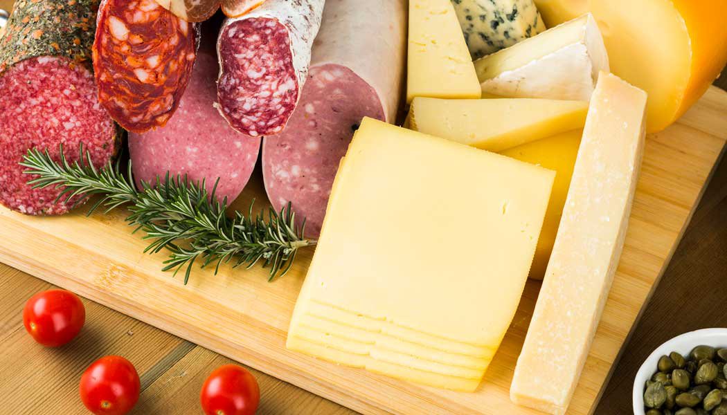 Правительство проверит качество мяса, сыров и колбас